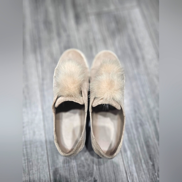 🛍 Candies womens puff ball neautral tan faux suede slip on sneakers size 10 - Picture 4 of 8